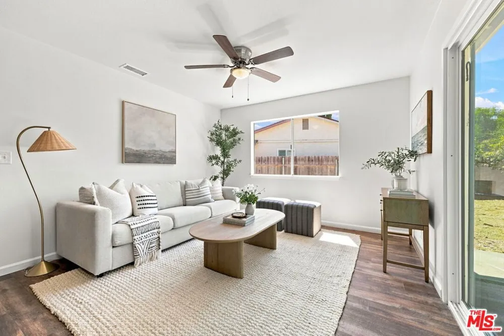 575 E Thomas Street Oak View, CA 93022