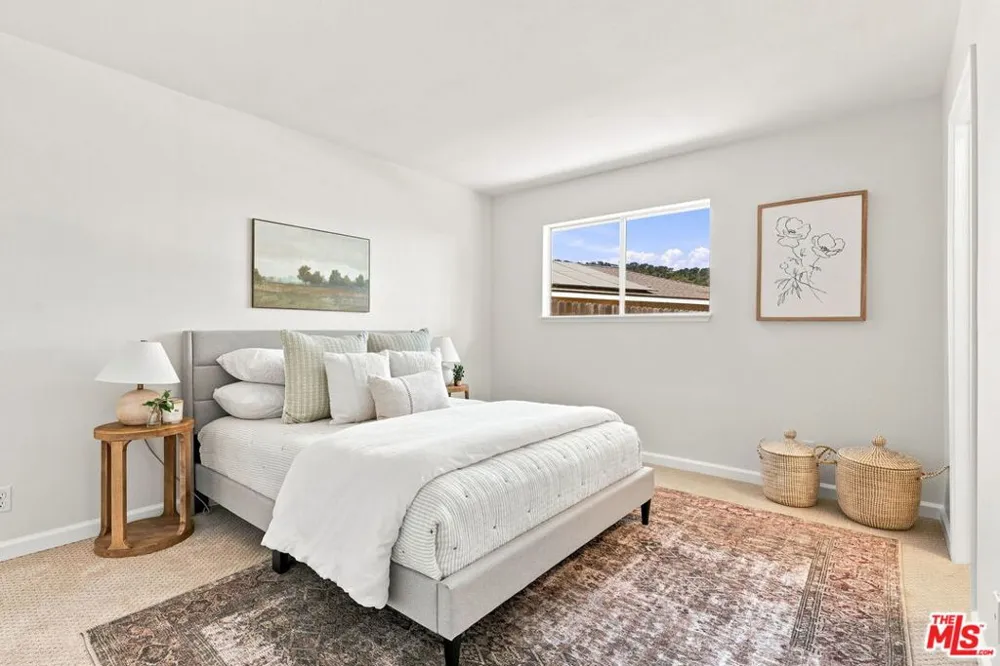 575 E Thomas Street Oak View, CA 93022