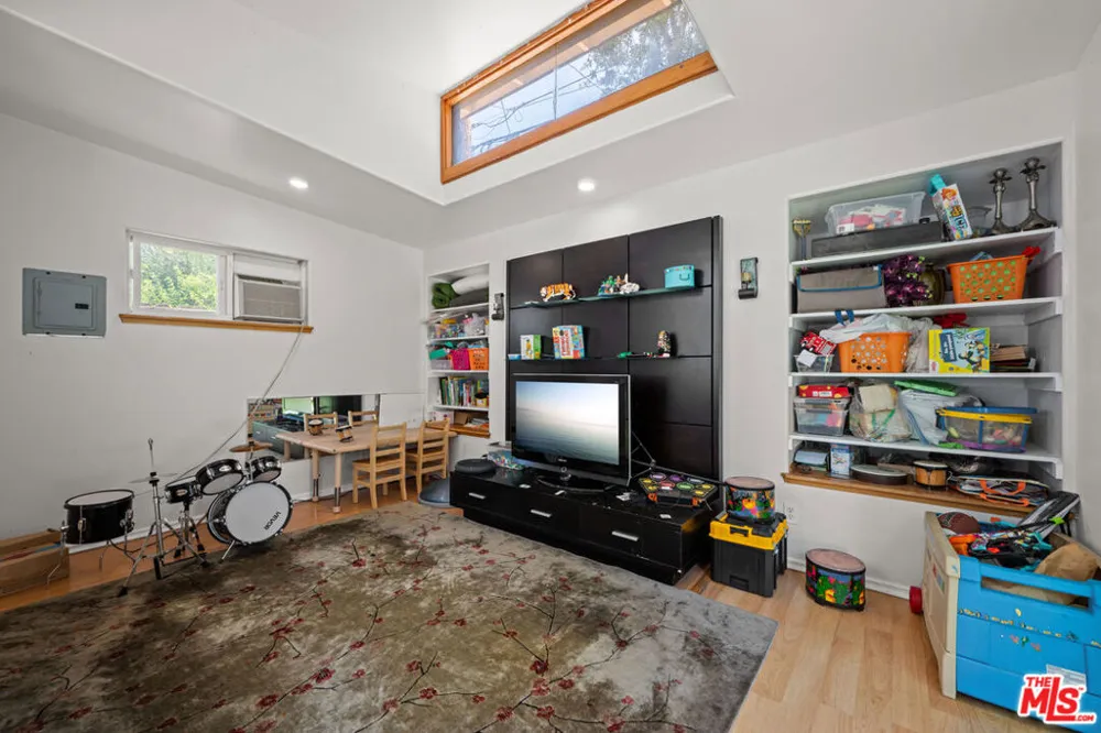 5710 Jamieson Avenue Encino, CA 91316