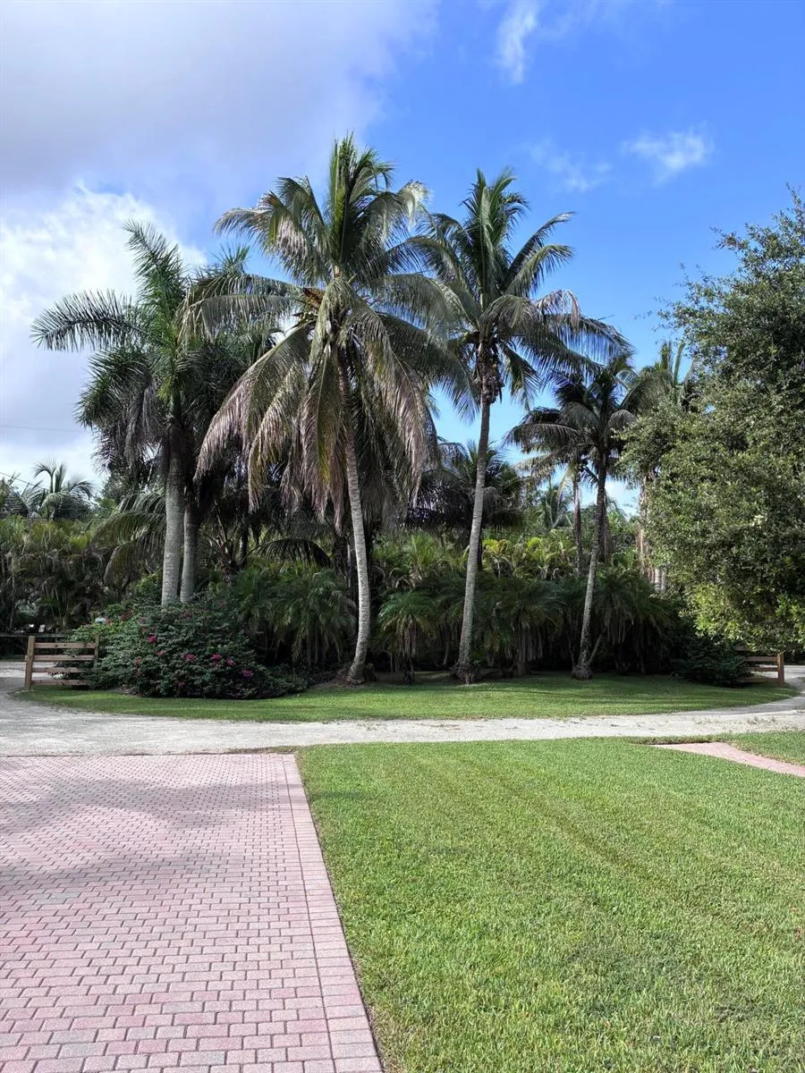 6937 MONMOUTH ROAD West Palm Beach, FL 33413