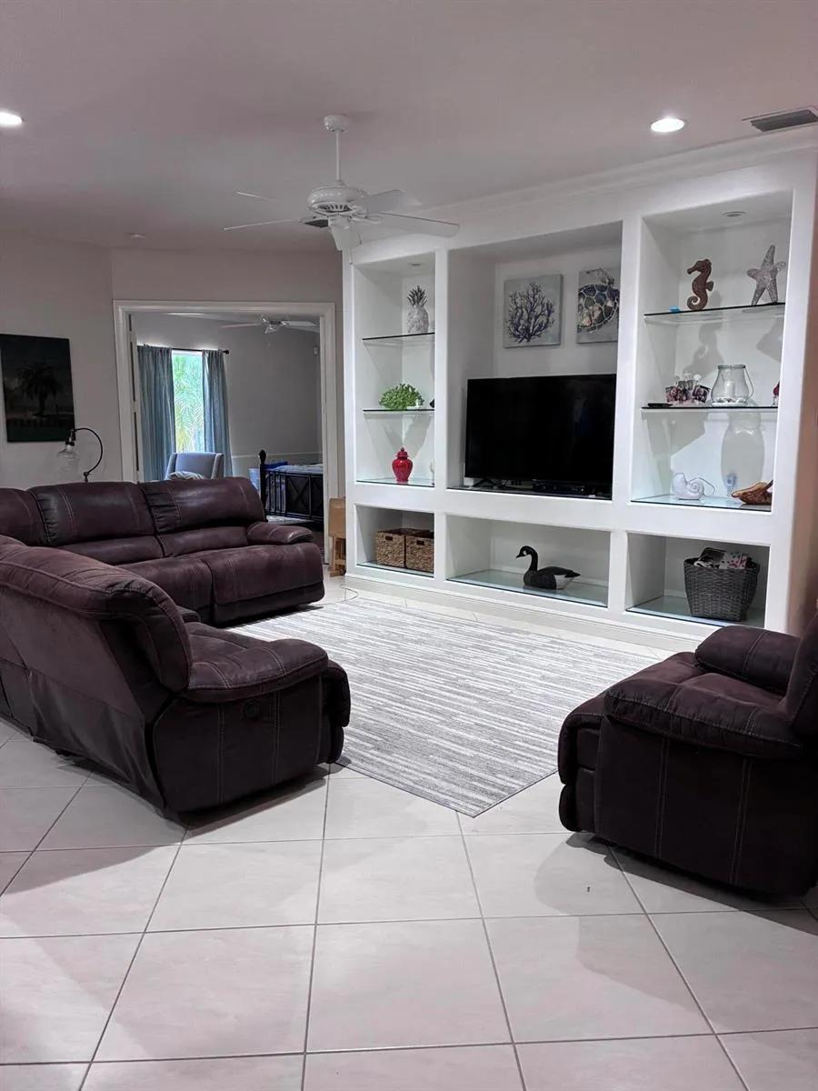6937 MONMOUTH ROAD West Palm Beach, FL 33413