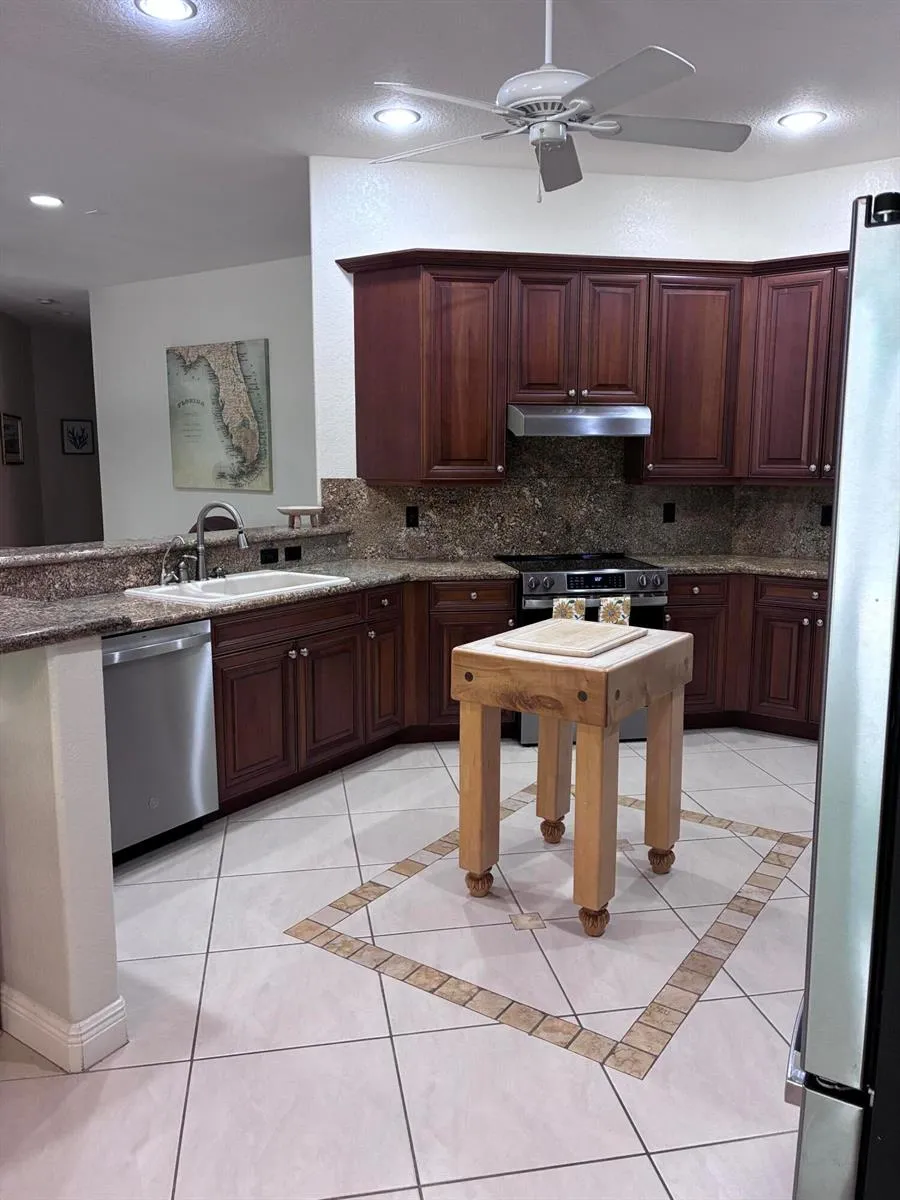 6937 MONMOUTH ROAD West Palm Beach, FL 33413