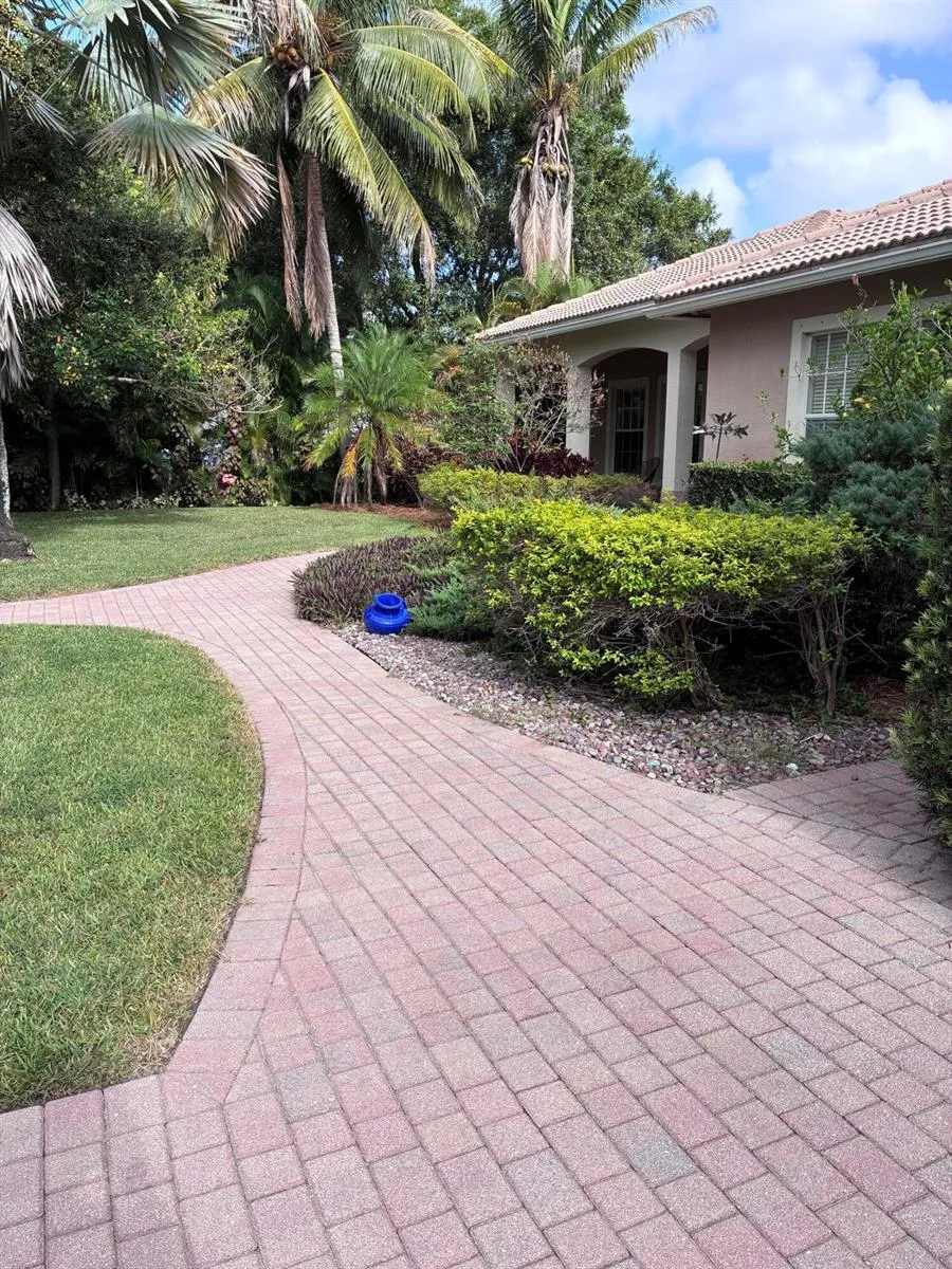 6937 MONMOUTH ROAD West Palm Beach, FL 33413