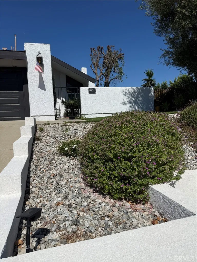 22509 Jameson Calabasas, CA 91302
