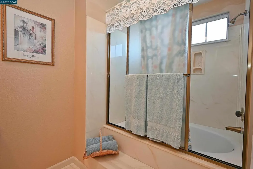6670 Edgewood Way Castro Valley, CA 94552