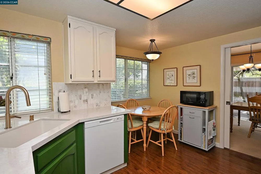 6670 Edgewood Way Castro Valley, CA 94552