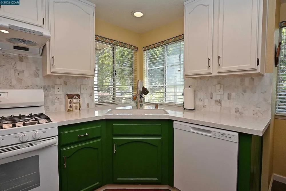 6670 Edgewood Way Castro Valley, CA 94552