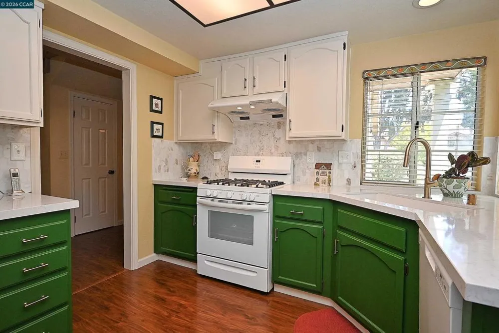 6670 Edgewood Way Castro Valley, CA 94552