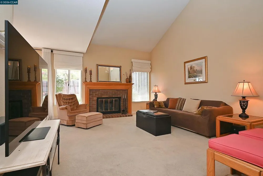 6670 Edgewood Way Castro Valley, CA 94552