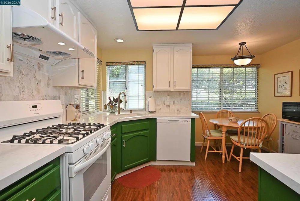 6670 Edgewood Way Castro Valley, CA 94552