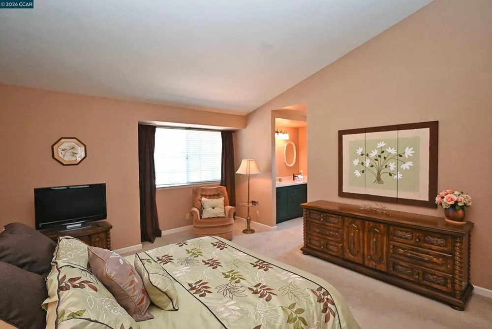 6670 Edgewood Way Castro Valley, CA 94552