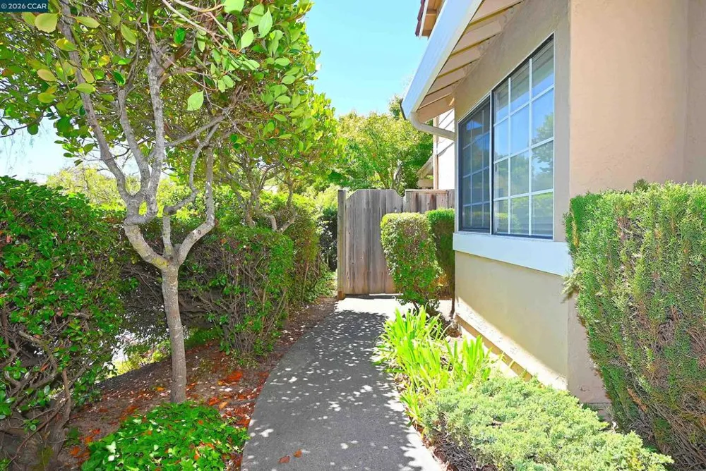 6670 Edgewood Way Castro Valley, CA 94552