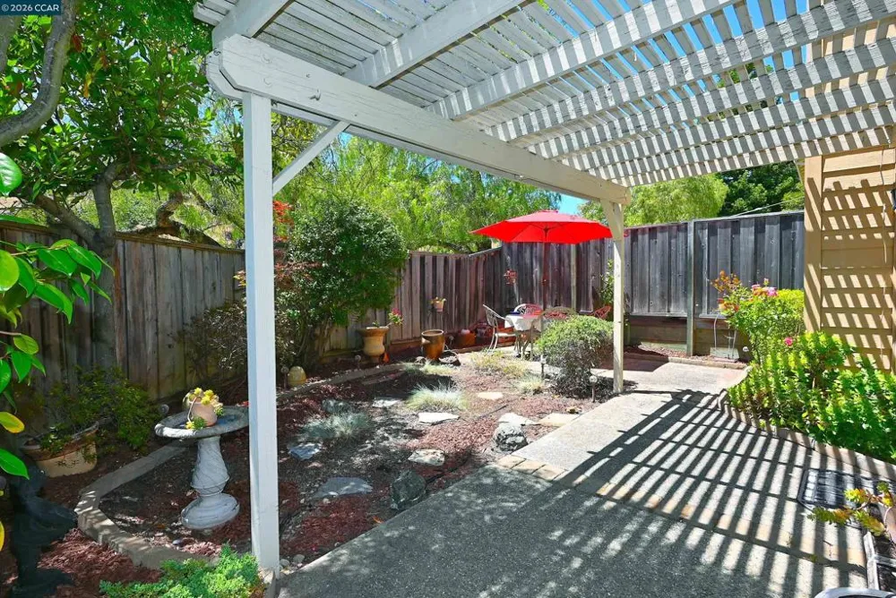 6670 Edgewood Way Castro Valley, CA 94552