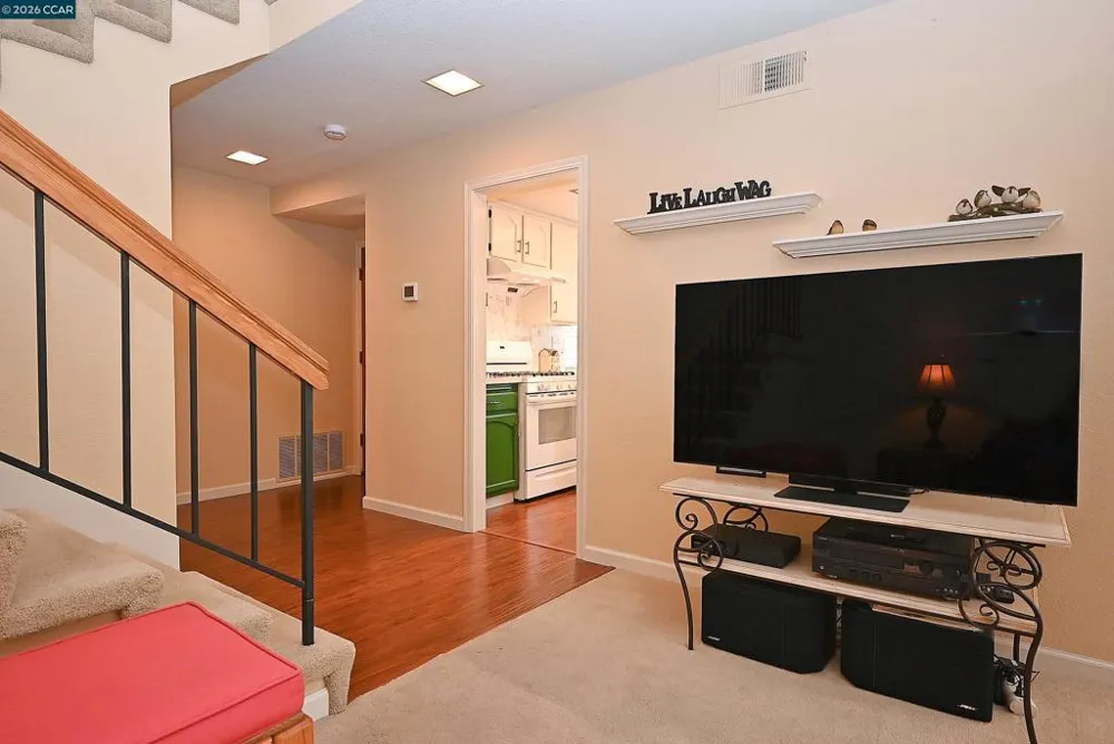 6670 Edgewood Way Castro Valley, CA 94552