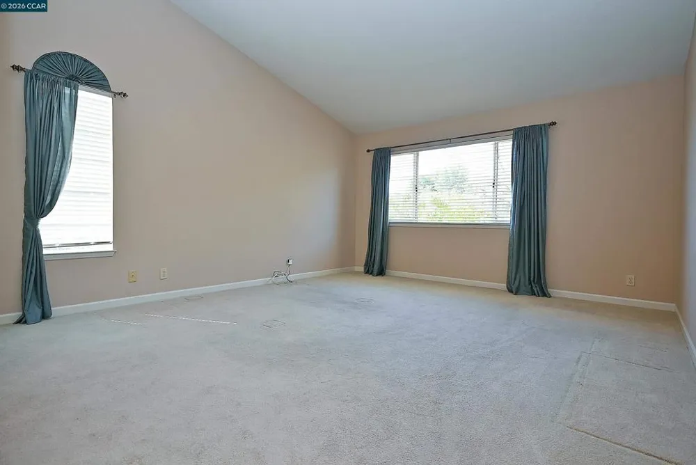 6670 Edgewood Way Castro Valley, CA 94552
