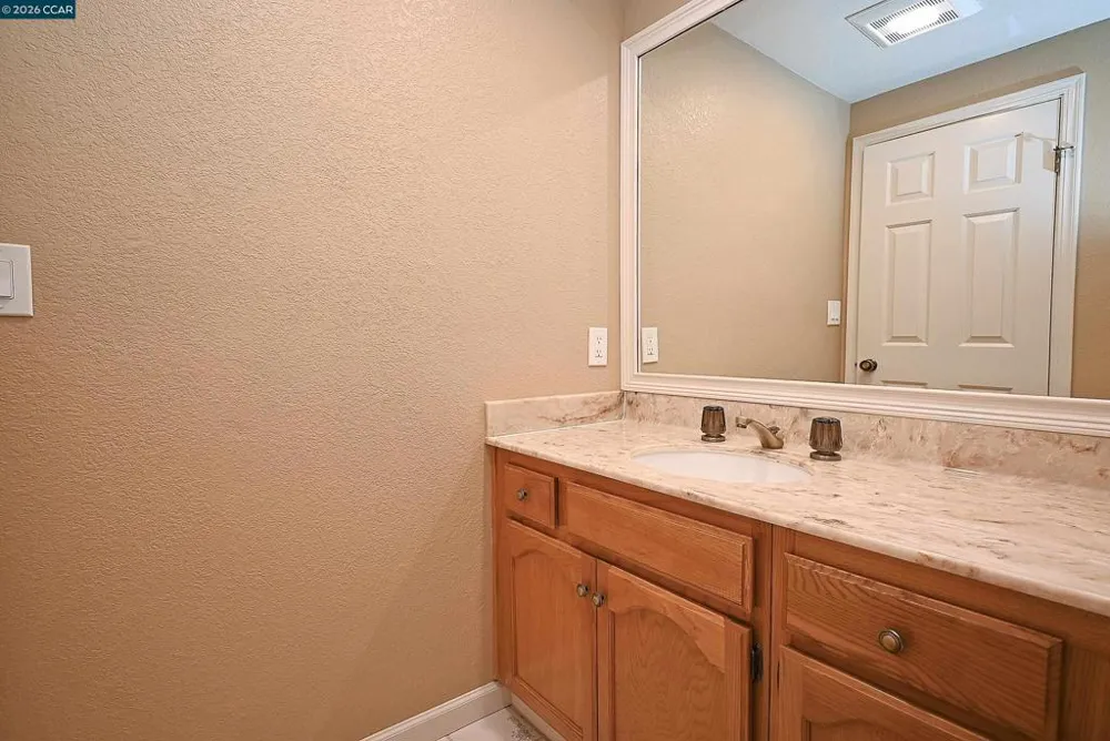 6670 Edgewood Way Castro Valley, CA 94552