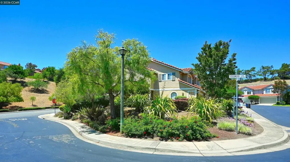 6670 Edgewood Way Castro Valley, CA 94552
