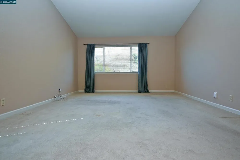 6670 Edgewood Way Castro Valley, CA 94552