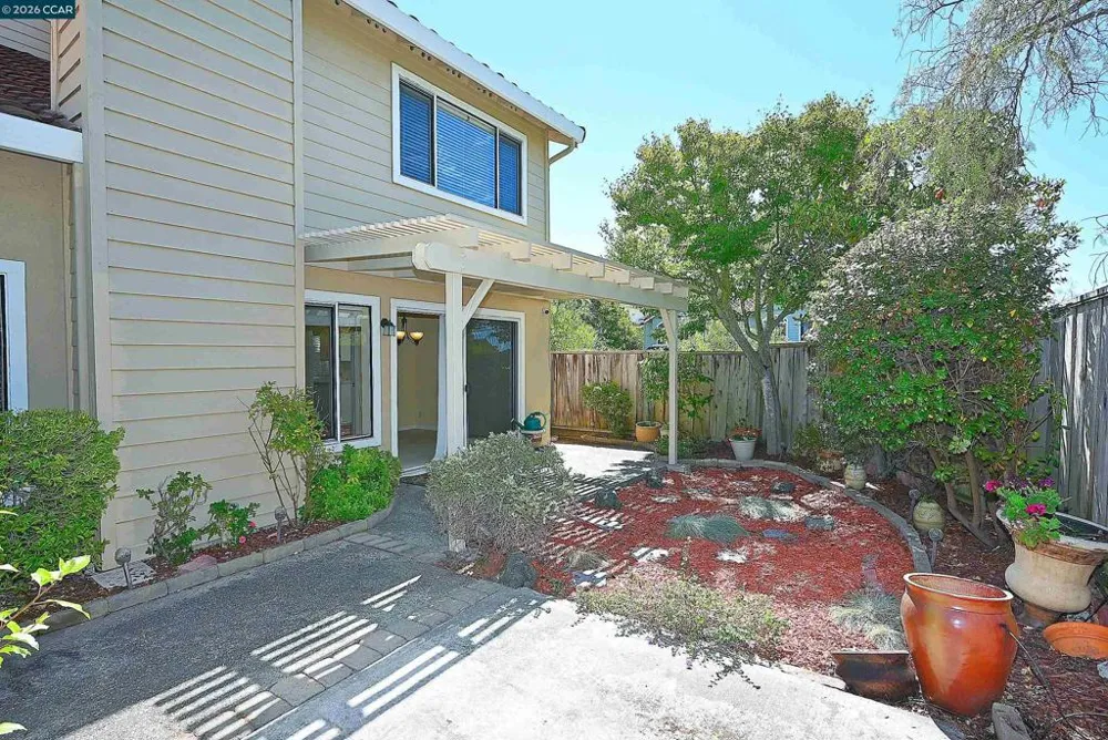 6670 Edgewood Way Castro Valley, CA 94552