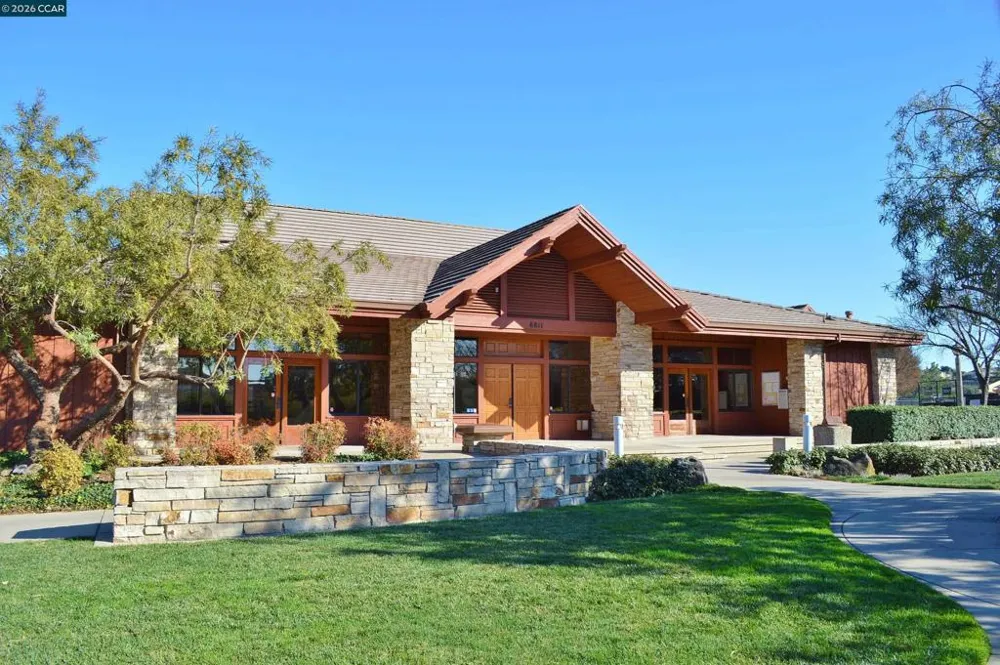 6670 Edgewood Way Castro Valley, CA 94552