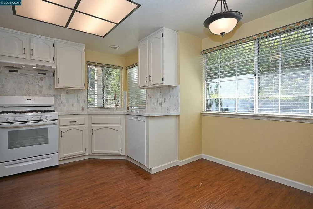 6670 Edgewood Way Castro Valley, CA 94552
