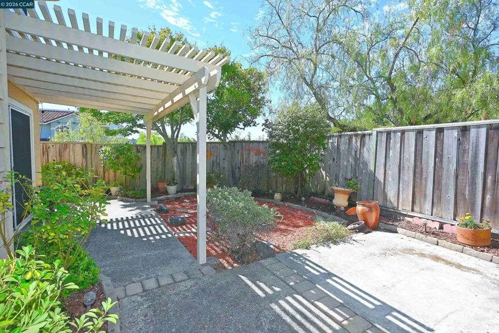 6670 Edgewood Way Castro Valley, CA 94552