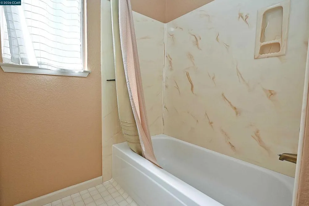 6670 Edgewood Way Castro Valley, CA 94552