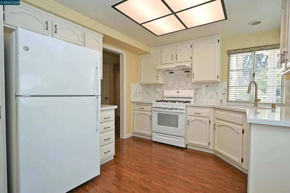 6670 Edgewood Way Castro Valley, CA 94552