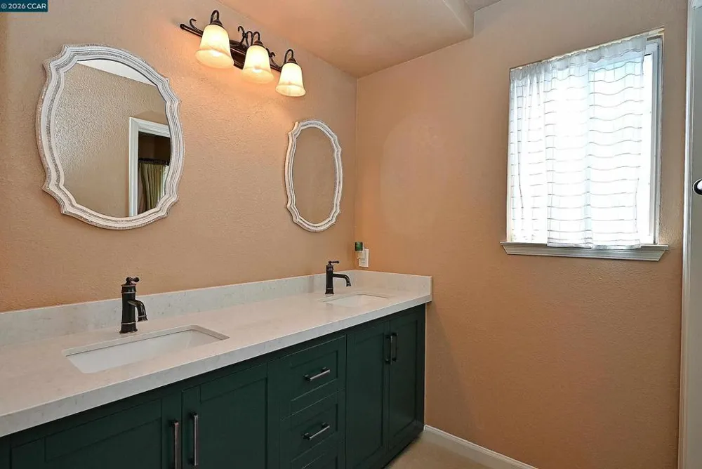 6670 Edgewood Way Castro Valley, CA 94552