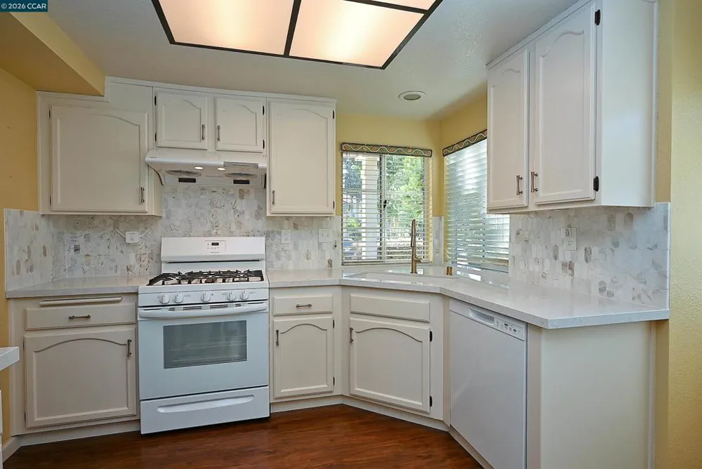 6670 Edgewood Way Castro Valley, CA 94552