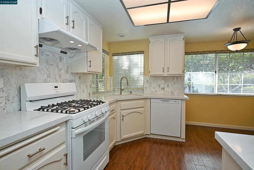 6670 Edgewood Way Castro Valley, CA 94552