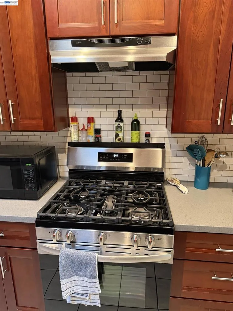 3227 Galindo St Oakland, CA 94601