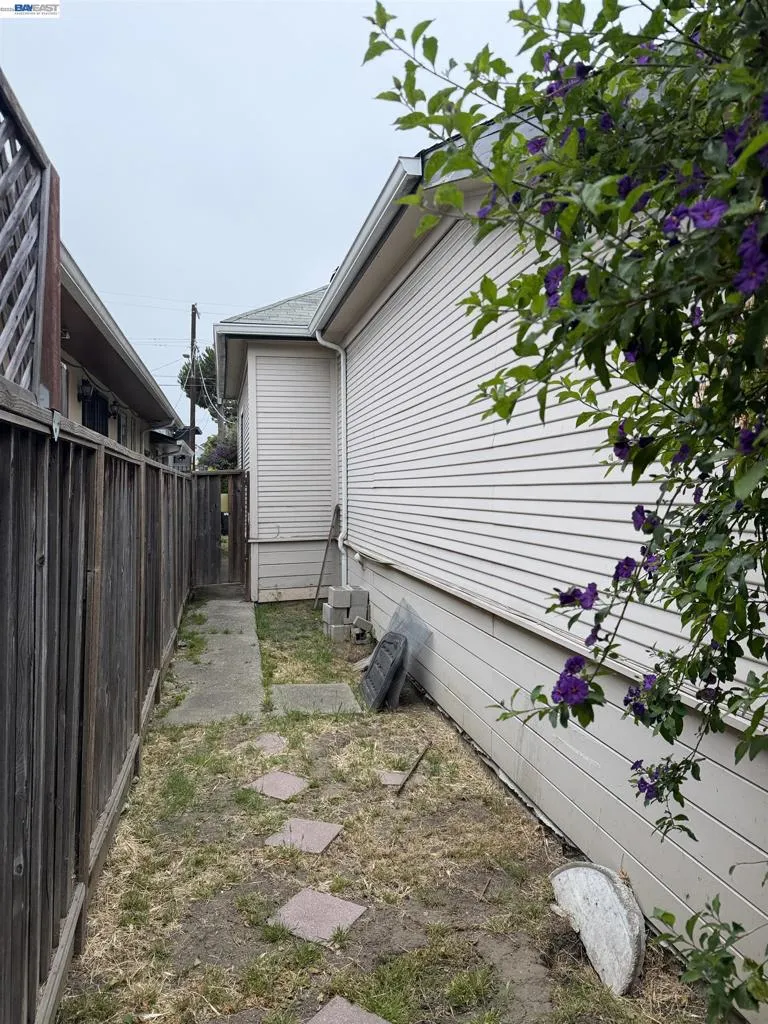 3227 Galindo St Oakland, CA 94601
