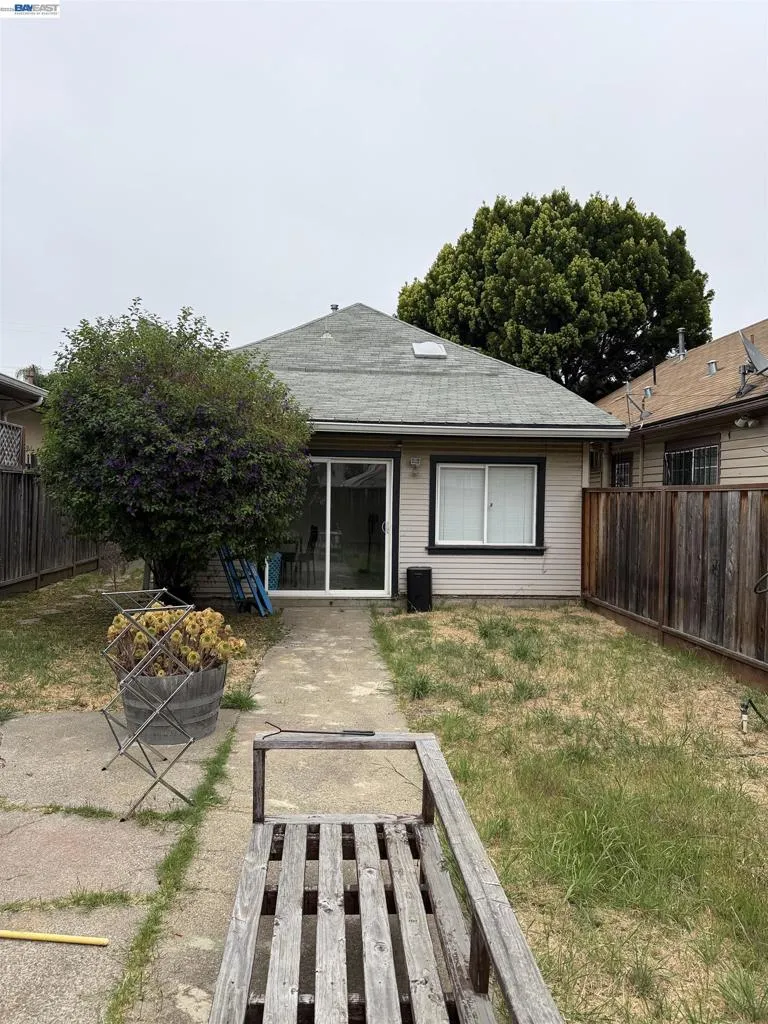 3227 Galindo St Oakland, CA 94601