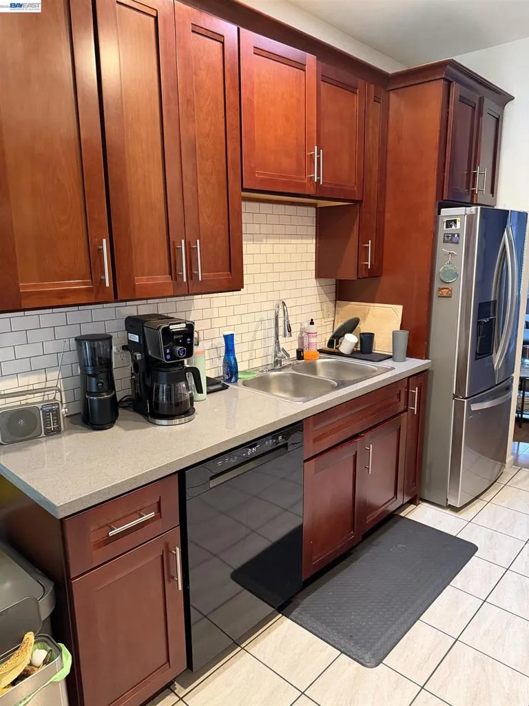 3227 Galindo St Oakland, CA 94601