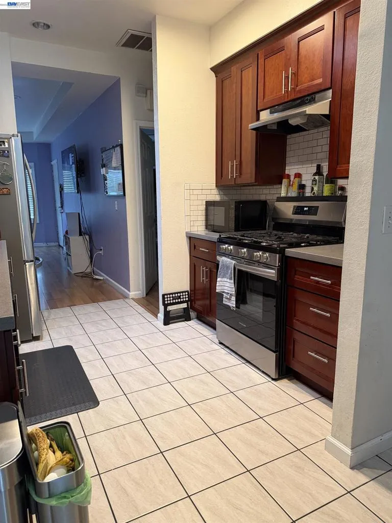 3227 Galindo St Oakland, CA 94601