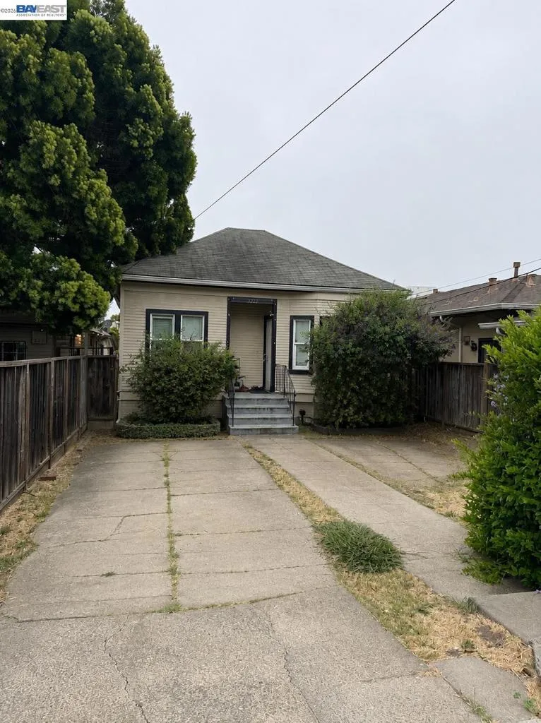 3227 Galindo St Oakland, CA 94601