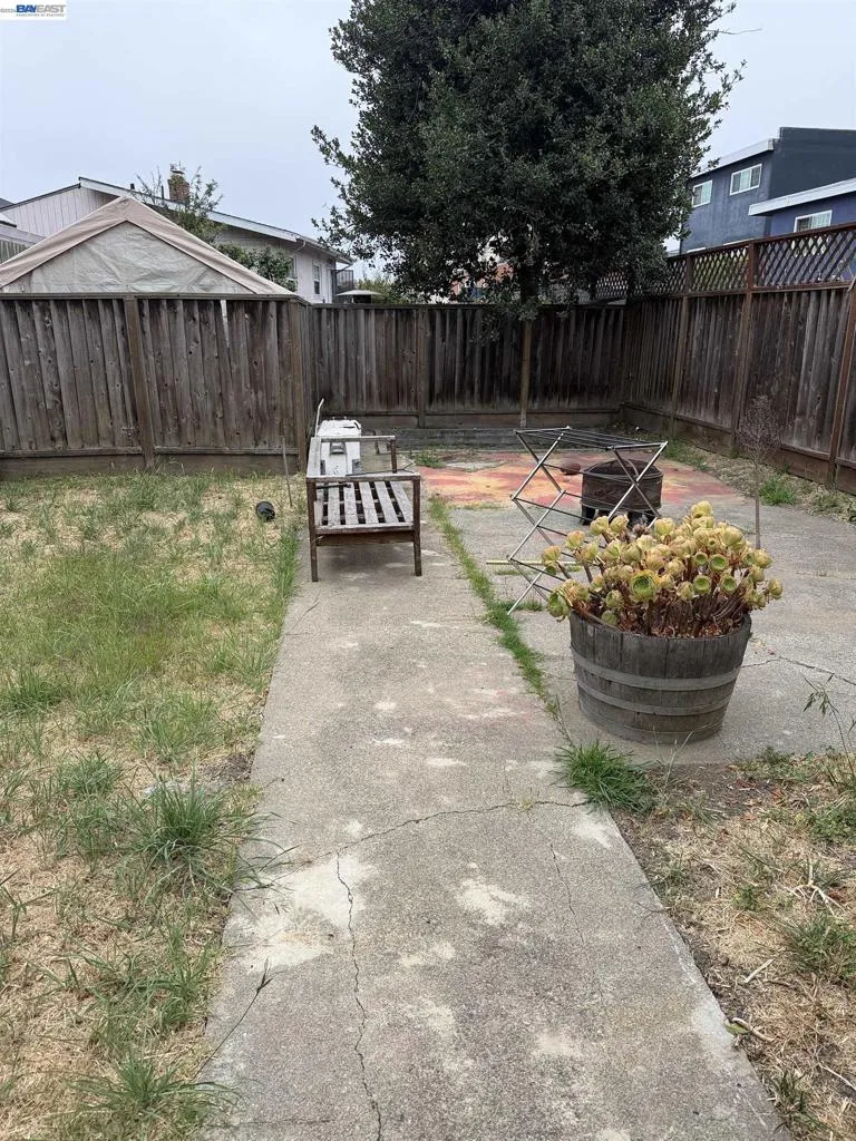 3227 Galindo St Oakland, CA 94601