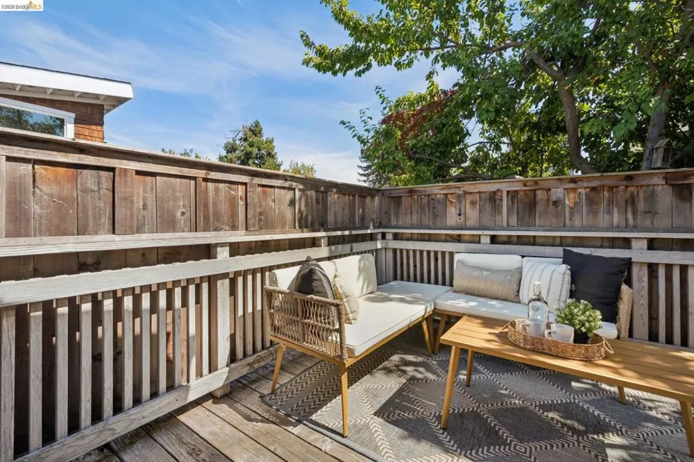 2421 9Th St Berkeley, CA 94710