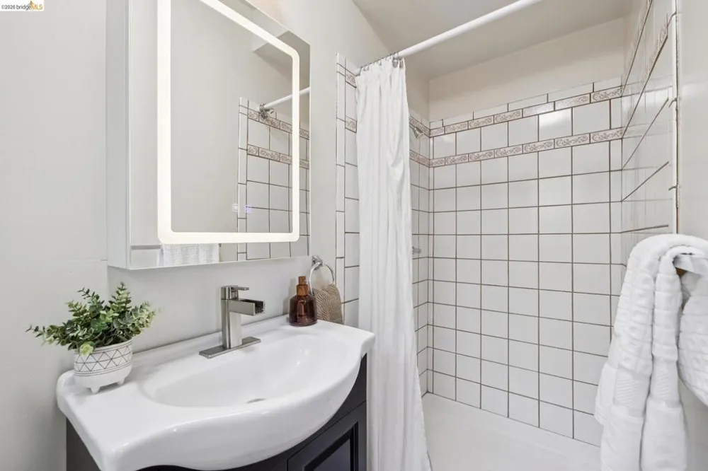 2421 9Th St Berkeley, CA 94710