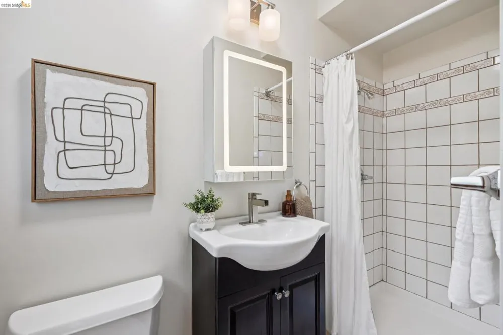 2421 9Th St Berkeley, CA 94710