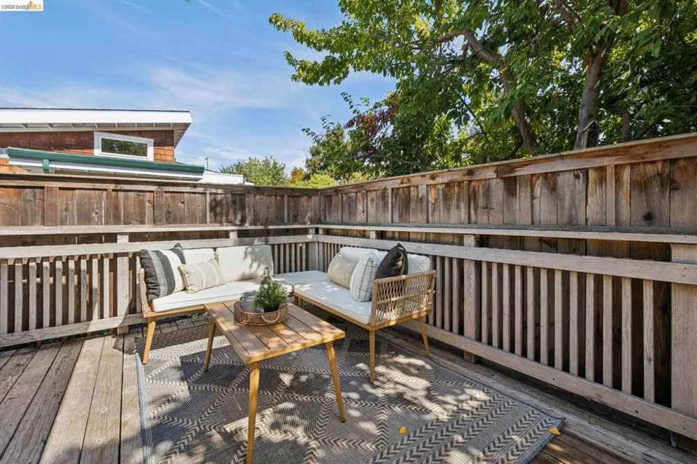 2421 9Th St Berkeley, CA 94710