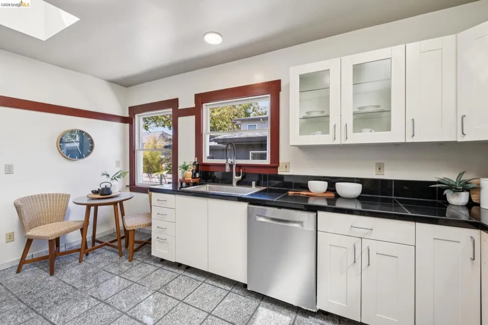 2421 9Th St Berkeley, CA 94710
