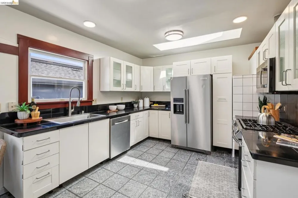 2421 9Th St Berkeley, CA 94710