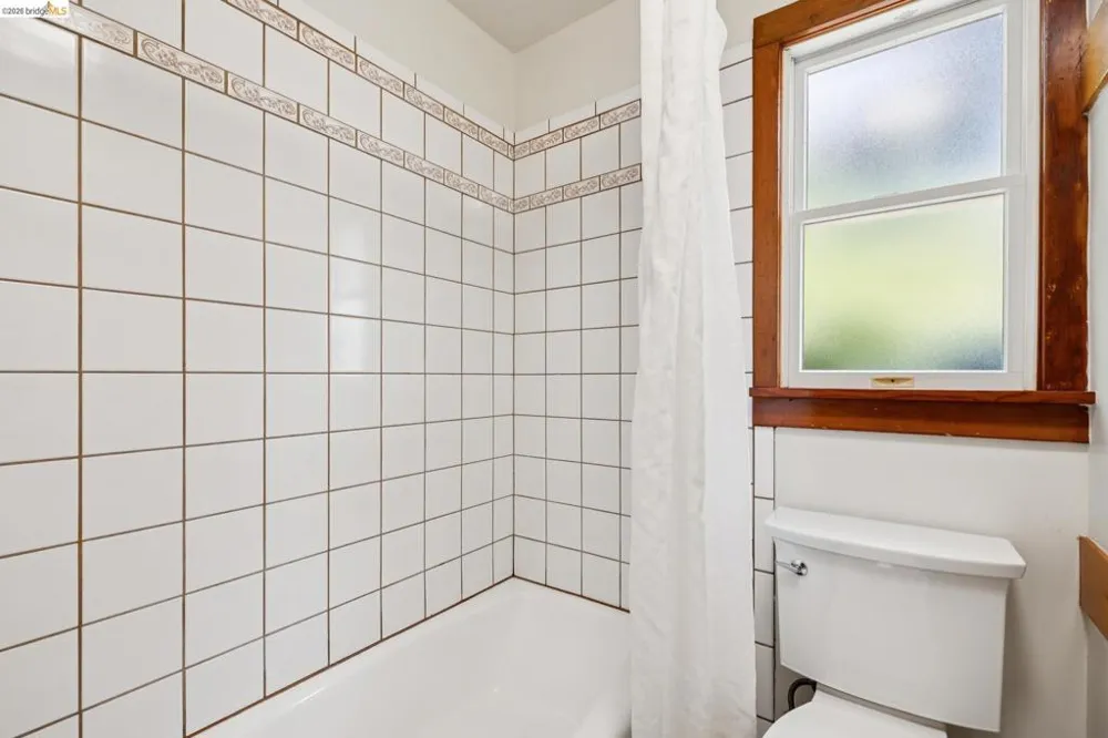 2421 9Th St Berkeley, CA 94710