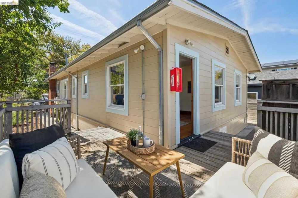 2421 9Th St Berkeley, CA 94710