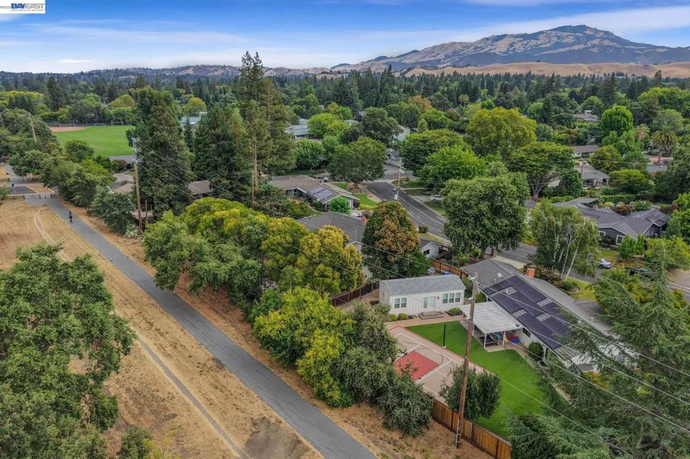 14 Liberta Court Danville, CA 94526