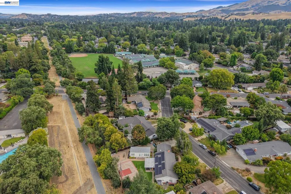 14 Liberta Court Danville, CA 94526
