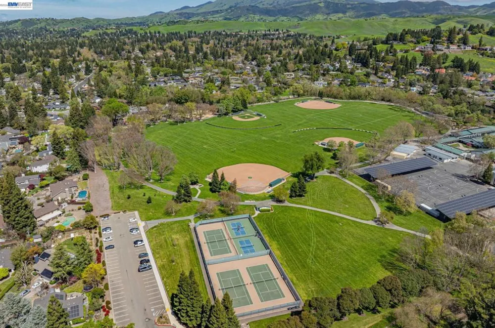 14 Liberta Court Danville, CA 94526