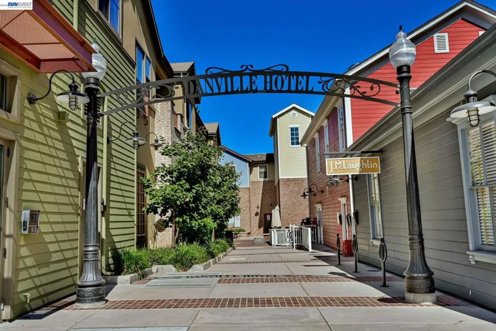 14 Liberta Court Danville, CA 94526